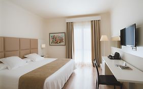 Hotel Pirineos Figueres By Pierre & Vacances